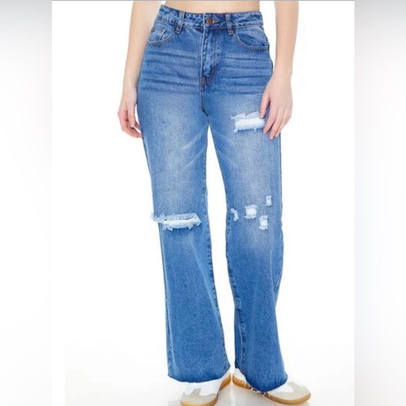 🔥NWT Forever 21 | Women’s medium blue denim distressed High Rise Wide Leg jeans - Picture 11 of 13